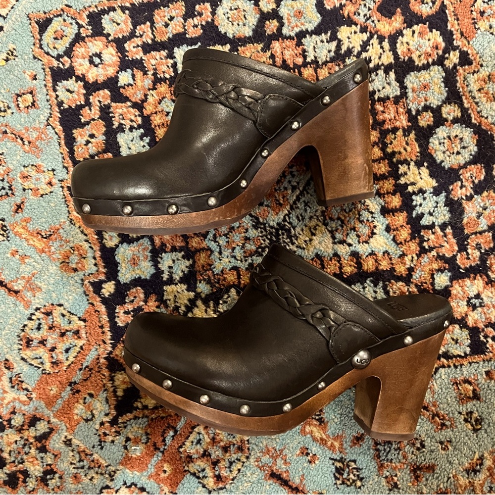 Ugg Kaylee Studded Platform Clogs - Black